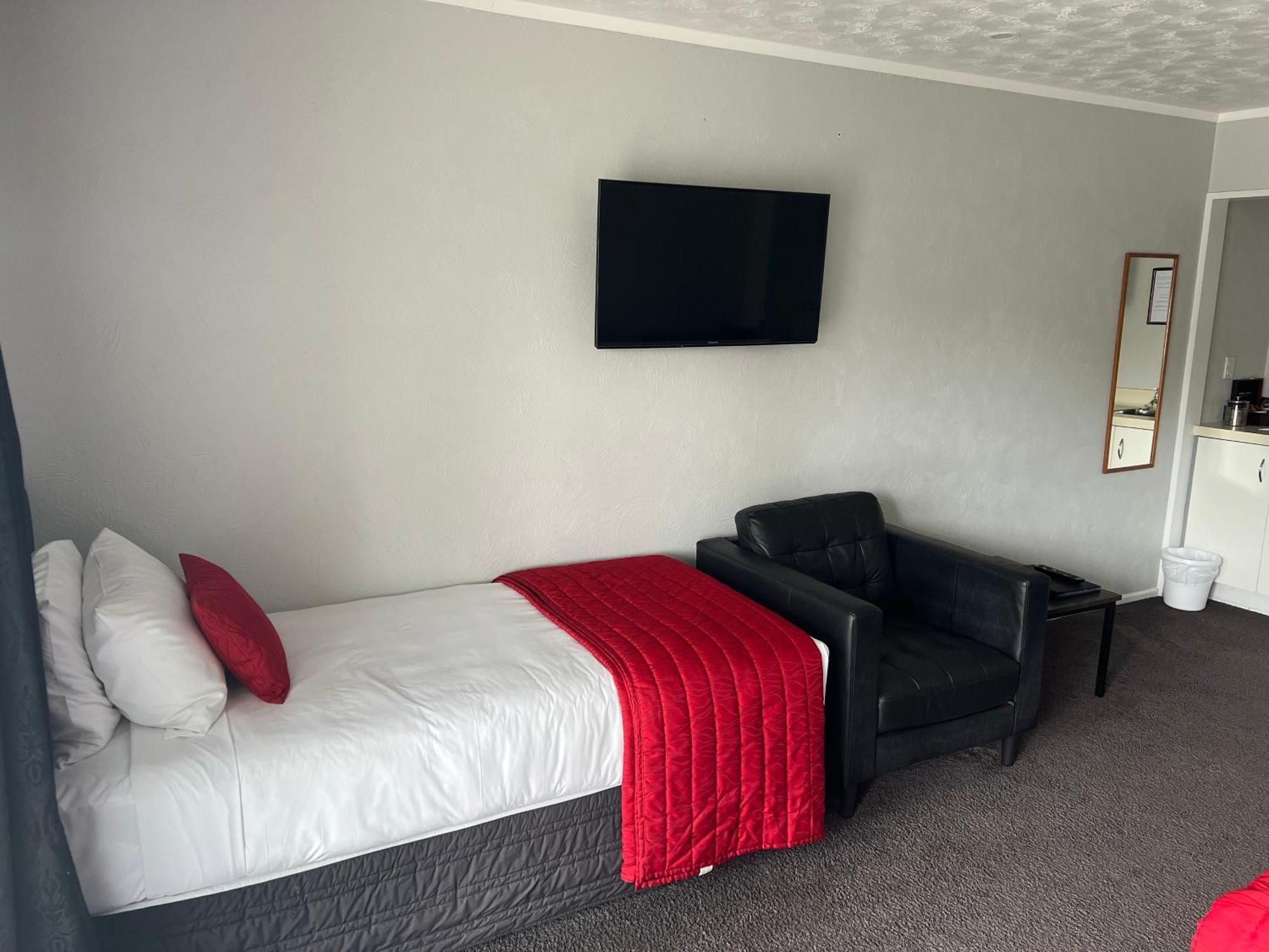 Avenue Motel พาล์เมอร์สตันนอร์ท ภายนอก รูปภาพ
